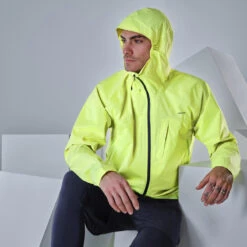 Quechua Ultralicht Regenjack Voor Fast Hiking Heren FH 500 Geel -Aanbiedingen Sportief Leven Winkel ultralicht regenjack voor fast hiking heren fh 500 geel 4