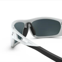 Quechua Wandelzonnebril Voor Volwassenen MH580 Polariserend Categorie 4 8 Quechua Wandelzonnebril Voor Volwassenen MH580 Polariserend Categorie 4 -Aanbiedingen Sportief Leven Winkel wandelzonnebril voor volwassenen mh580 polariserend categorie 4 3